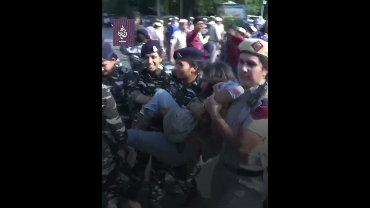 الشرطة الهندية تقمع مظاهرة مناصرة لـفلسطين أمام السفارة الإسرائيلية في نيودلهي