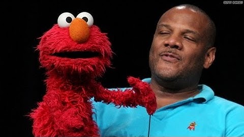 Elmo puppeteer