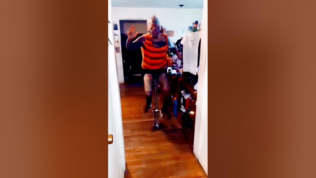 WATCH OUT MUSICAL ENTERTAINMENT SLIDE WHISTLE CLOWNS CIRCUS UKULELE BUGLE HORN UNICYCLES FUN HAPPY