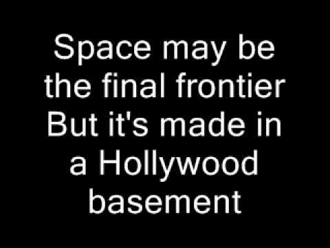 Red Hot Chili Peppers-Californication Lyrics