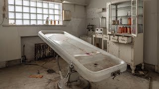 Exploring Abandoned Funeral Home - Weird Findings