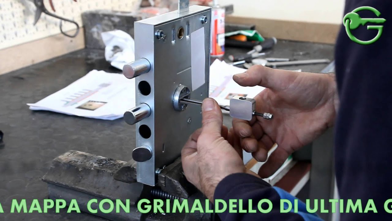 Apertura serratura doppia mappa blindata con grimaldello youtube Aprire porta blindata senza scasso