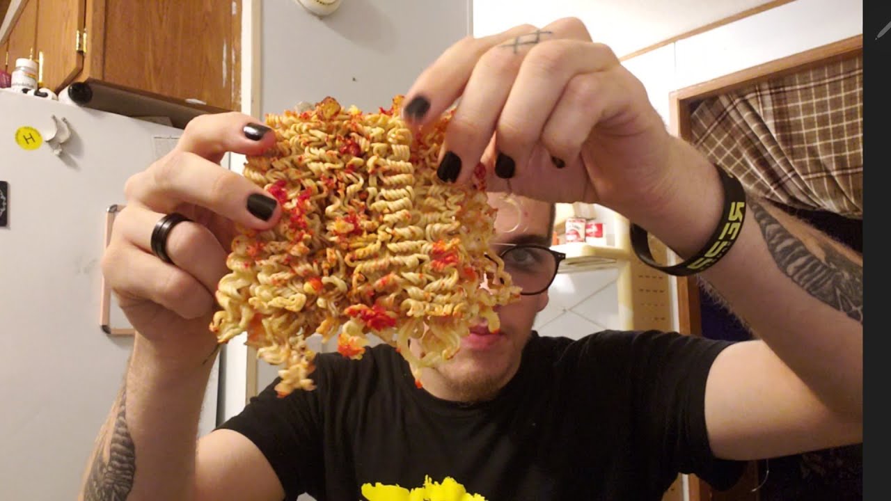 Noodle Sammy!! - YouTube