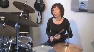 Celebrity Beginner Drum Lesson 2 ♦ The "default" Rock Groove Wealth