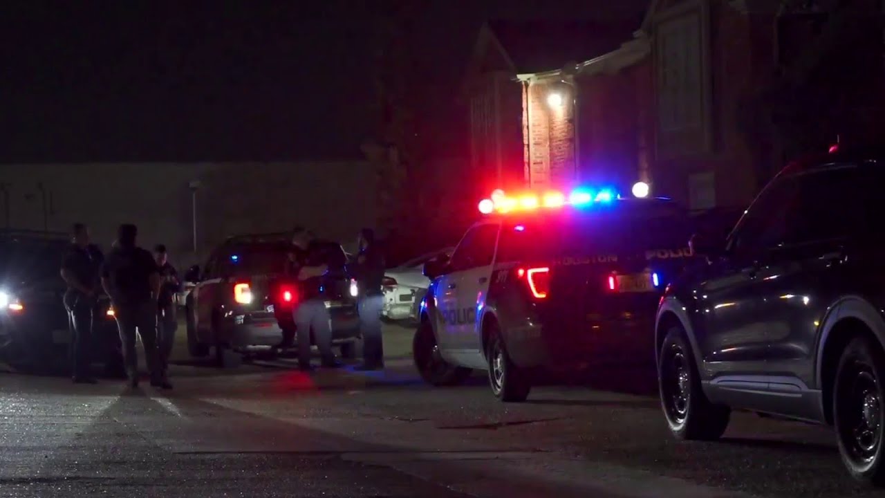 Man fatally shot by girlfriend’s co-worker at west Houston apartment ...