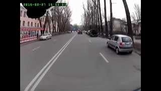 Алматы. Маневры без поворотников Парковка во втором ряду 20150227 1552