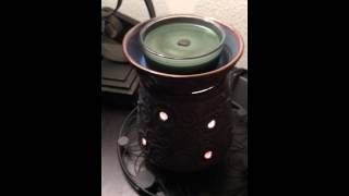 Yankee Candle Scenterpiece in a Scentsy Burner