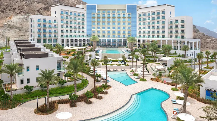 Address Beach Resort Fujairah, Luxury Beach Escape (Hotel Tour & Vlog)