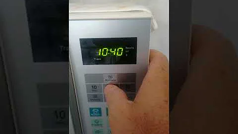 Como arrumar a hora de um microondas Panasonic?