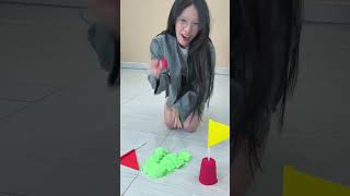 KNC - Tìm đồ chơi trong cát || Find toys in the sand