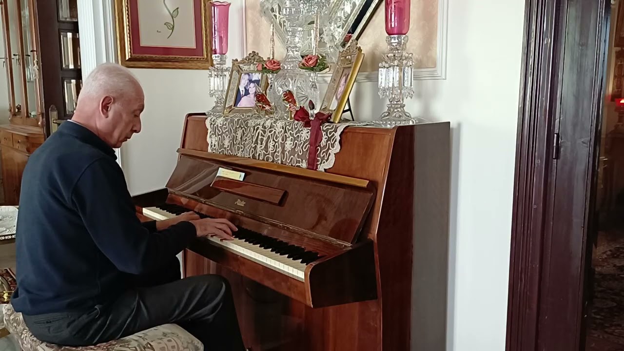 Unchained Melody - Elvis Presley 1977. Piano played by Ghassan Houssami 