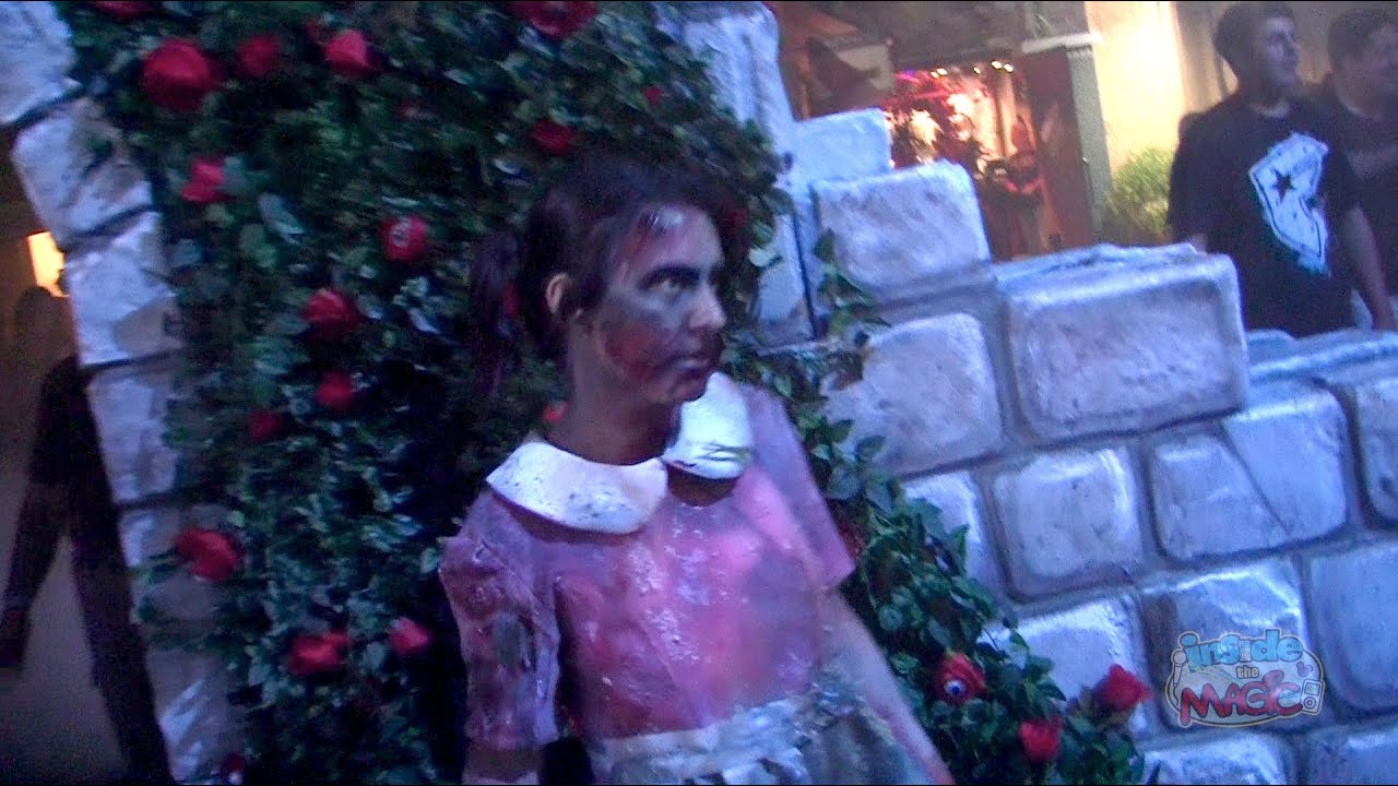 Zombies Invade Howl O Scream 2011 In Scare Zones Haunted Houses