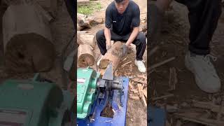 Splitting wood using sophisticated machines #splittingwood #sophisticated #machines #shorts