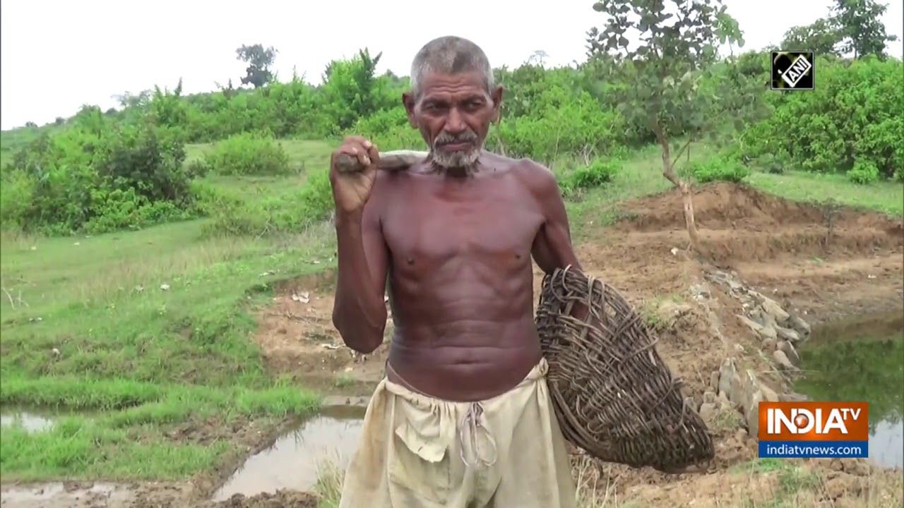 Download Meet Laungi Bhuiyan, a man from Bihar who digs out canal single-handedly