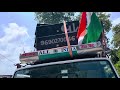 डिजे की गाडी के उपर बैठे थे लडके ब्रैक लगने पर गिरे निचे