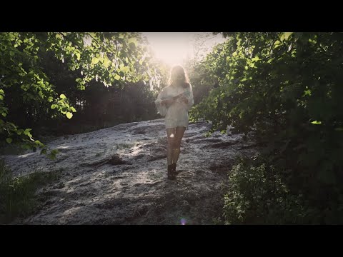 Carolin Koss - Free Fall (Official Video)