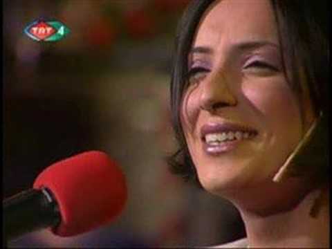 Özlem Özdil - Ak Göğsünde