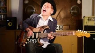 Toby Lee aged 11 - The Sky is Crying SRV