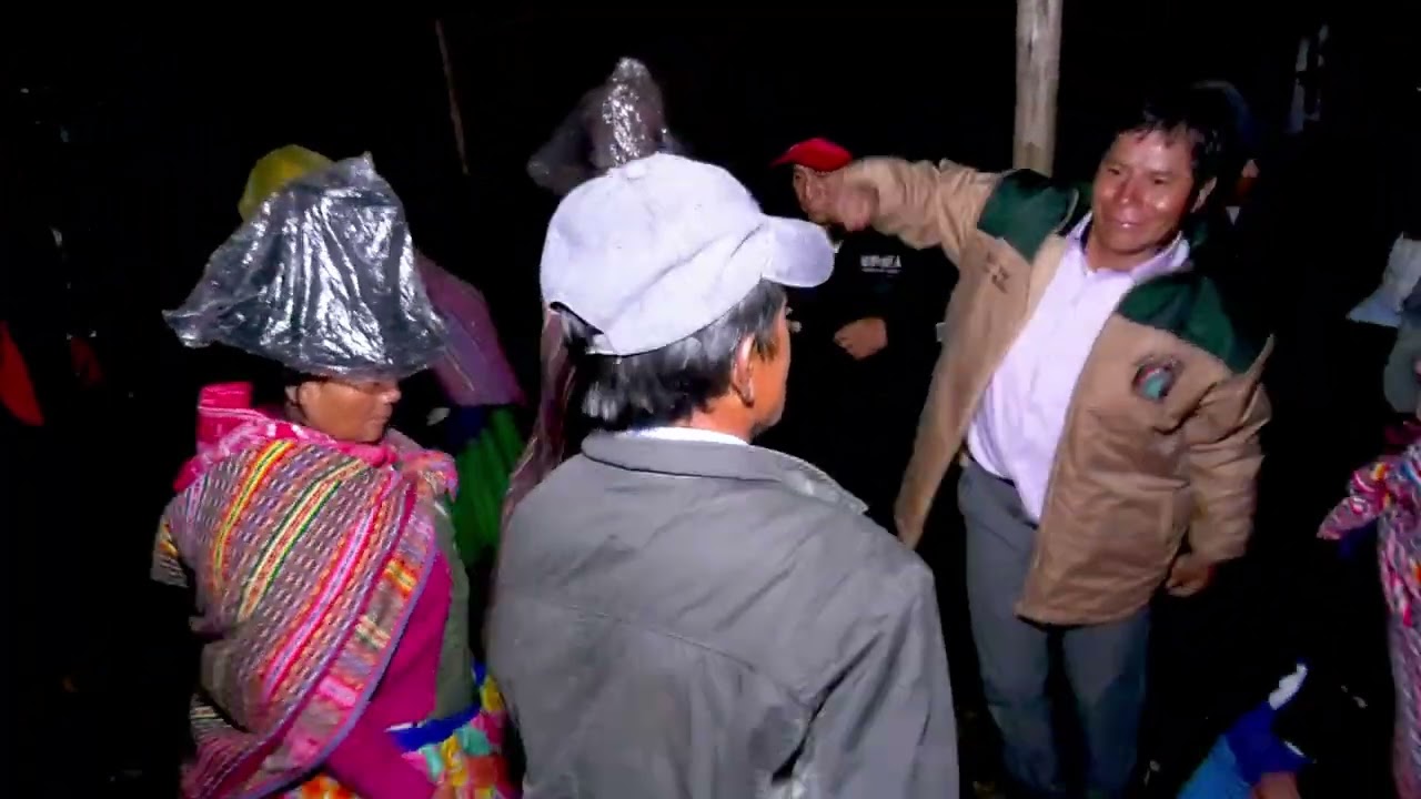 GRAN BANDA NUEVA SENSACIÓN Los Juveniles Carhuaz ( Parte 06 )