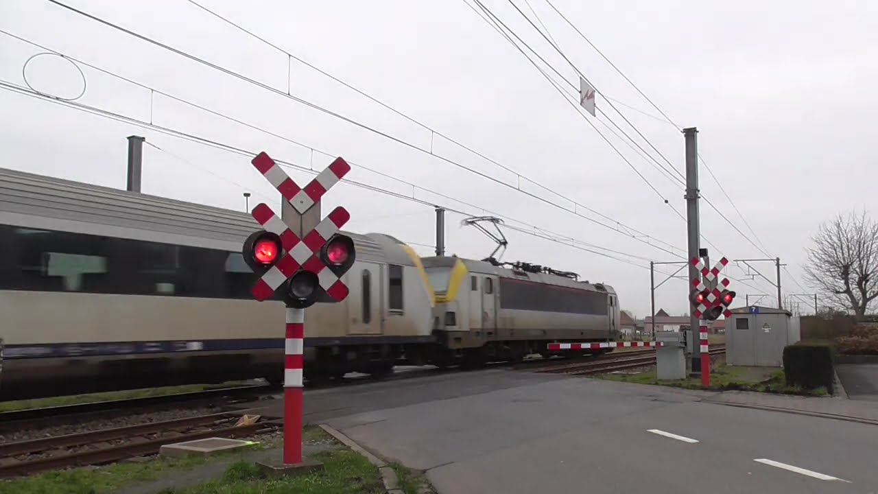 Spoorwegovergang Aarsele (Tielt)/ Passage a Niveau/ Railroad-/ Level Crossing/ Bahnübergang