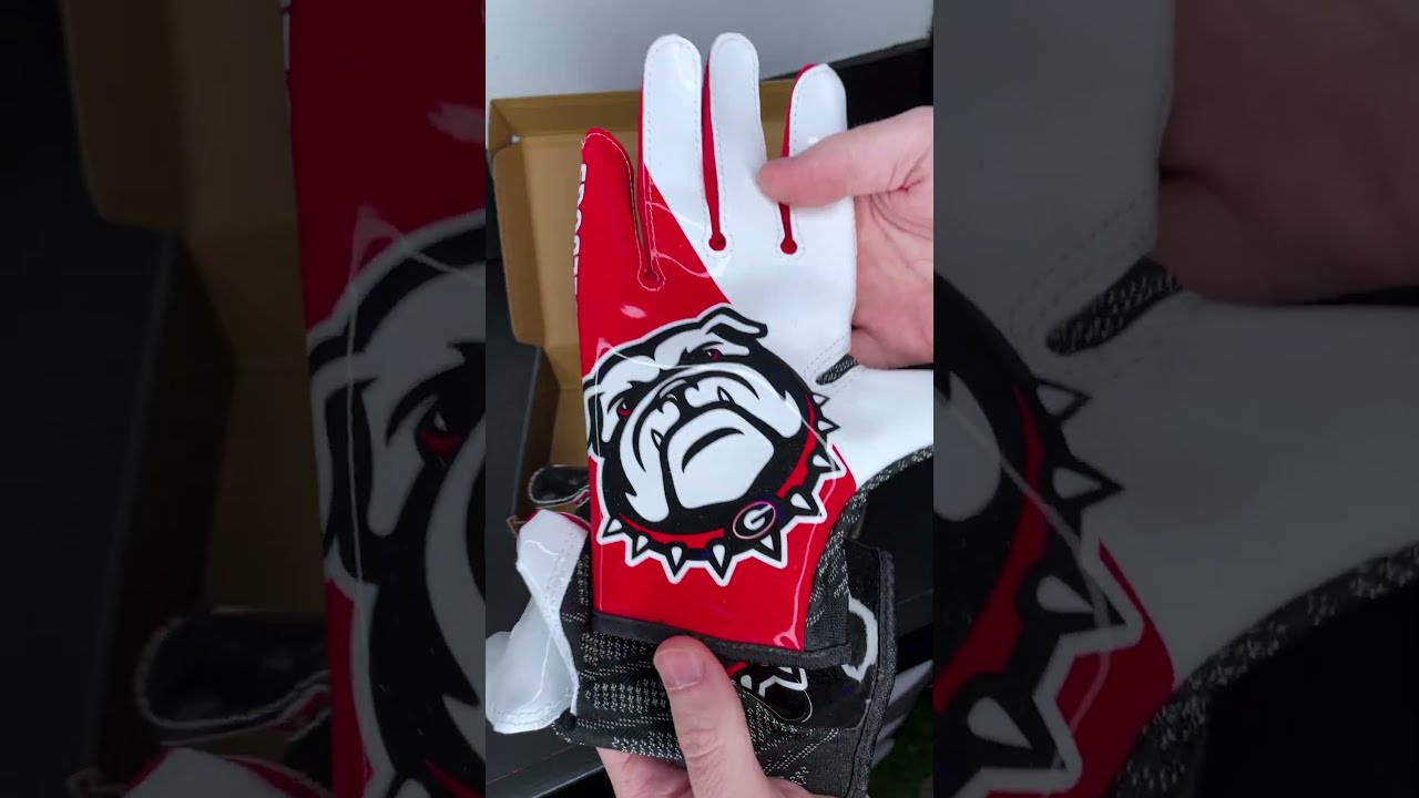 GameDay!! Georgia Nike Vapor Knit 3 PE Football Gloves - YouTube