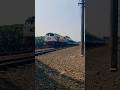 KA Cikuray berpapasan dengan KRL CRRC