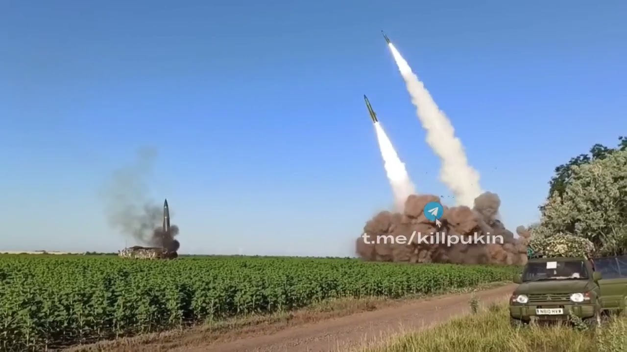 Simultaneous launch of three Ukrainian Tochka-U short range ballistic missiles.