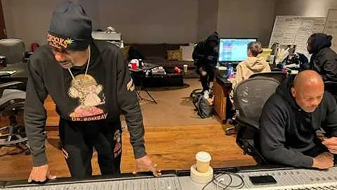 Dr.Dre & Snoop Dogg recording together in the Studio!