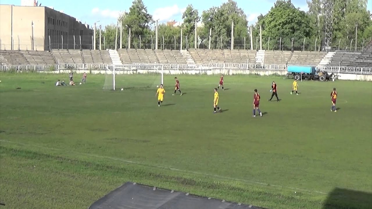 стадион вятские поляны. фк электрон киров. юношеская команда электрон вятские поляны. стадион электрон вятские поляны адрес. ветераны футбольной команды вятские поляны.