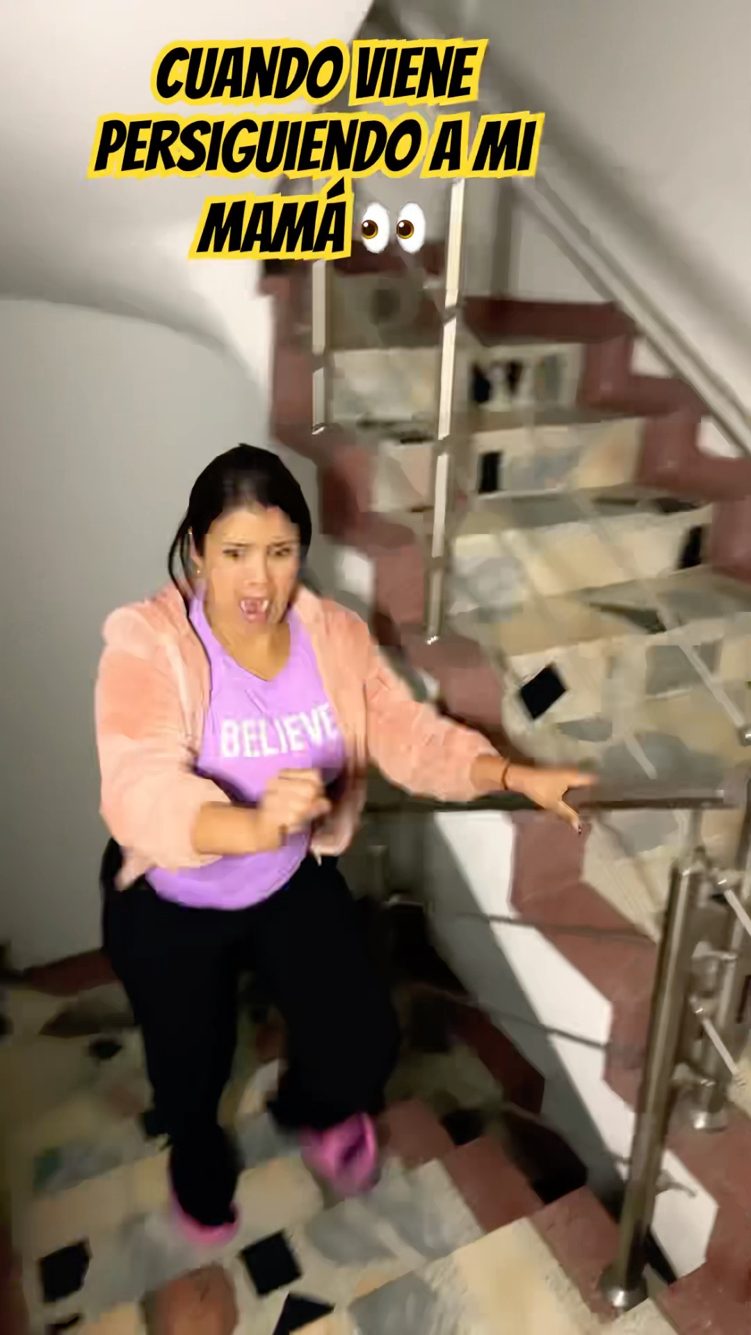 PERSIGUEN A MI MAMÁ #humor #cosasdefamilia #comedia #shortviral