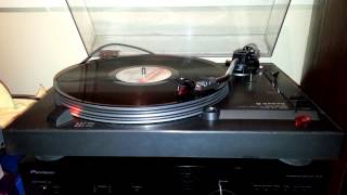 Elton John - Nikita (Extended version) Vinyl chords