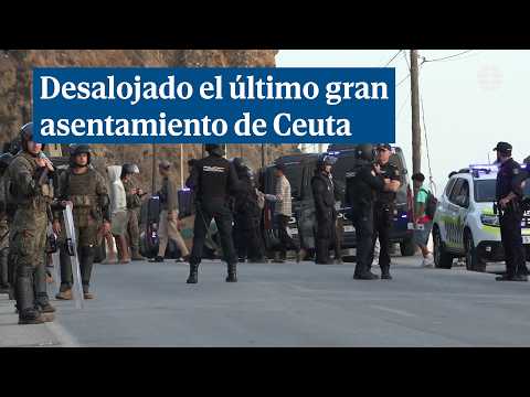 La Policía se despliega en la playa de El Guano de Ceuta para desalojar el último gran asentamiento