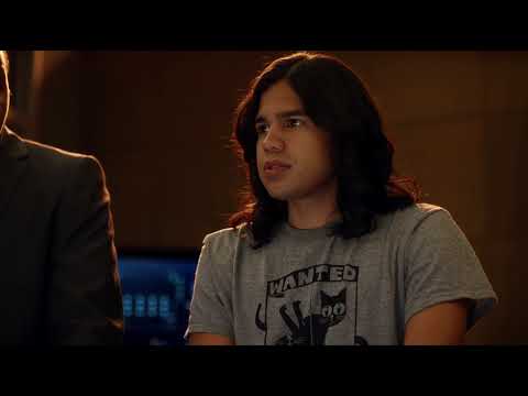 The Flash 4x02 | The Flash Suit Gets Hacked