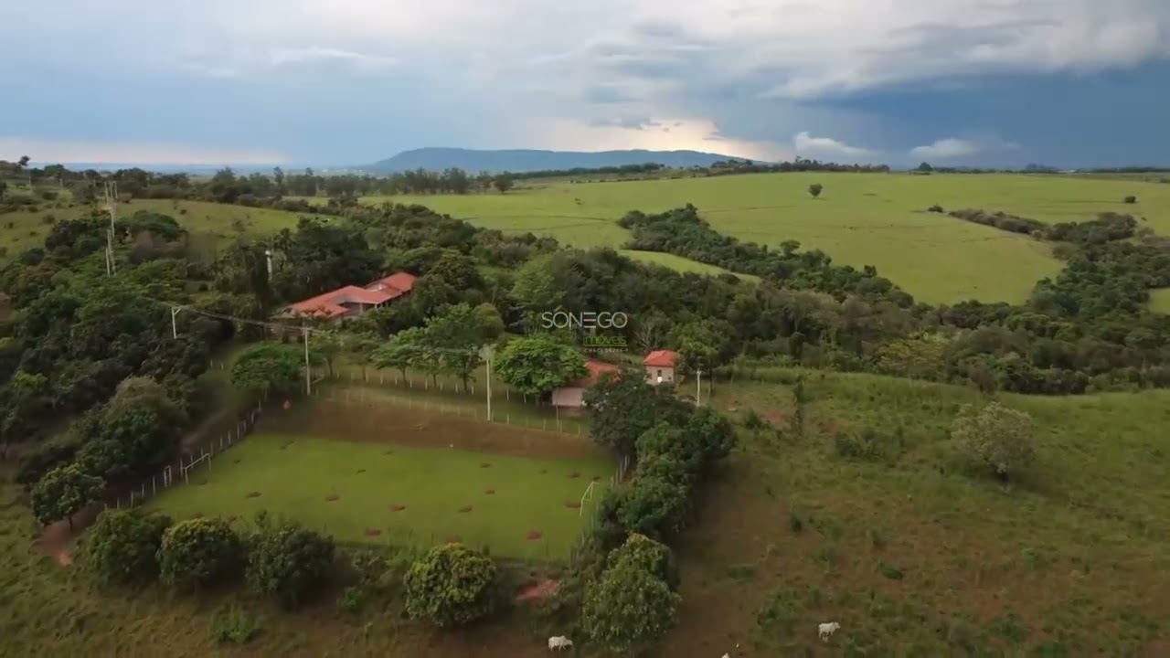 À VENDA Sitio em Boituva-SP com 4,5 Alqueires e 800 m² Construídos