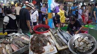 Phsa Leu Kampong Som Food Market - Plenty Fresh Seafood, Fish, Pork &amp; More Delicious Lunch Time