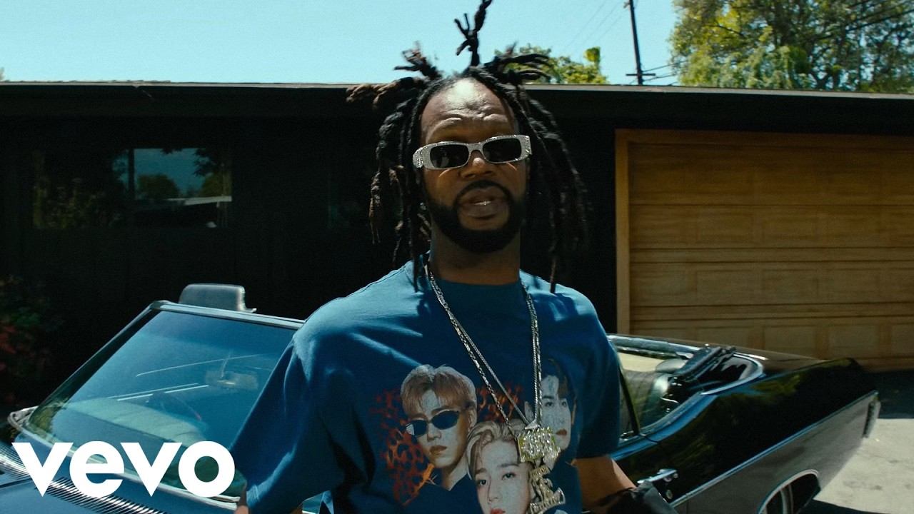 Juicy J ft. Jay Fizzle - Look At Me [Music Video]