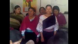 Video thumbnail of "Coro trono de nuevo pacto alabemos todo el pueblo"