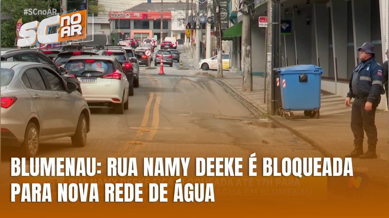 Obras para nova rede de água bloqueiam Rua Namy Deeke em Blumenau