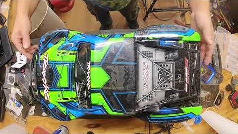 Traxxas Slash 4x4 Ultimate: Driveshaft Assembly Fix and Tire Upgrade