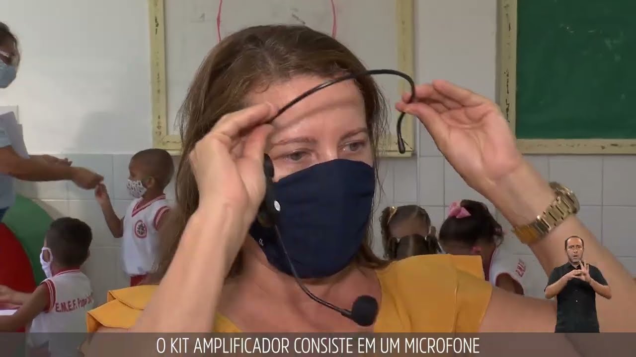 A Educação de Aracaju adquiriu 1.900 amplificadores de voz para os professores da rede.