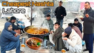 Most Cheapest Nashta in Lahore | 50 Years Old Shop of Murg Chany | Lola Channy Wala | Lahori Nashta