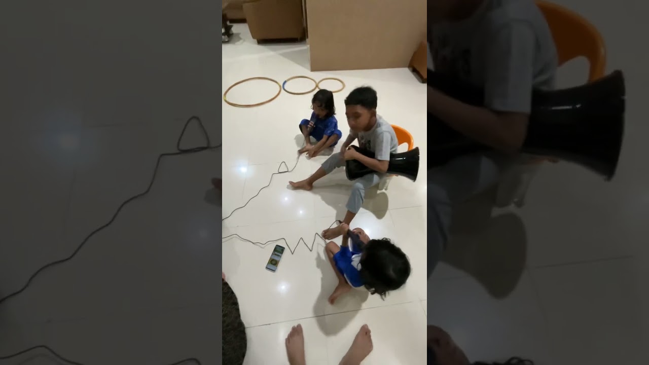 DD, Karaoke dan Darbuka bersama si kembar #shorts