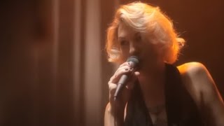 Karen Souza - Lie To Me (Live) Resimi