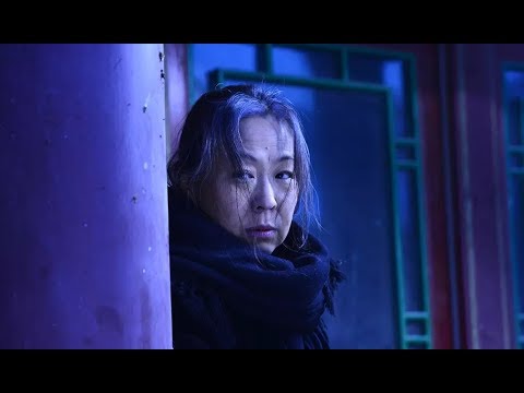 胆小者看的恐怖电影解说：几分钟看完国产恐怖电影《玩命剧组》