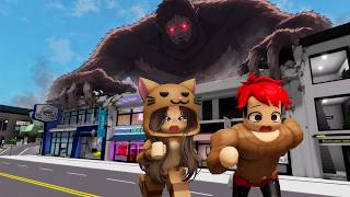 SOBREVIVIMOS AL ATAQUE DEL MONSTRUO GIGANTE EN BROOKHAVEN ROBLOX con MANDARINA