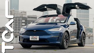 【新車試駕】零百加速 3.351 像直昇機一樣的鷹翼SUV EV Tesla Model X Plaid 德哥試駕 TCar