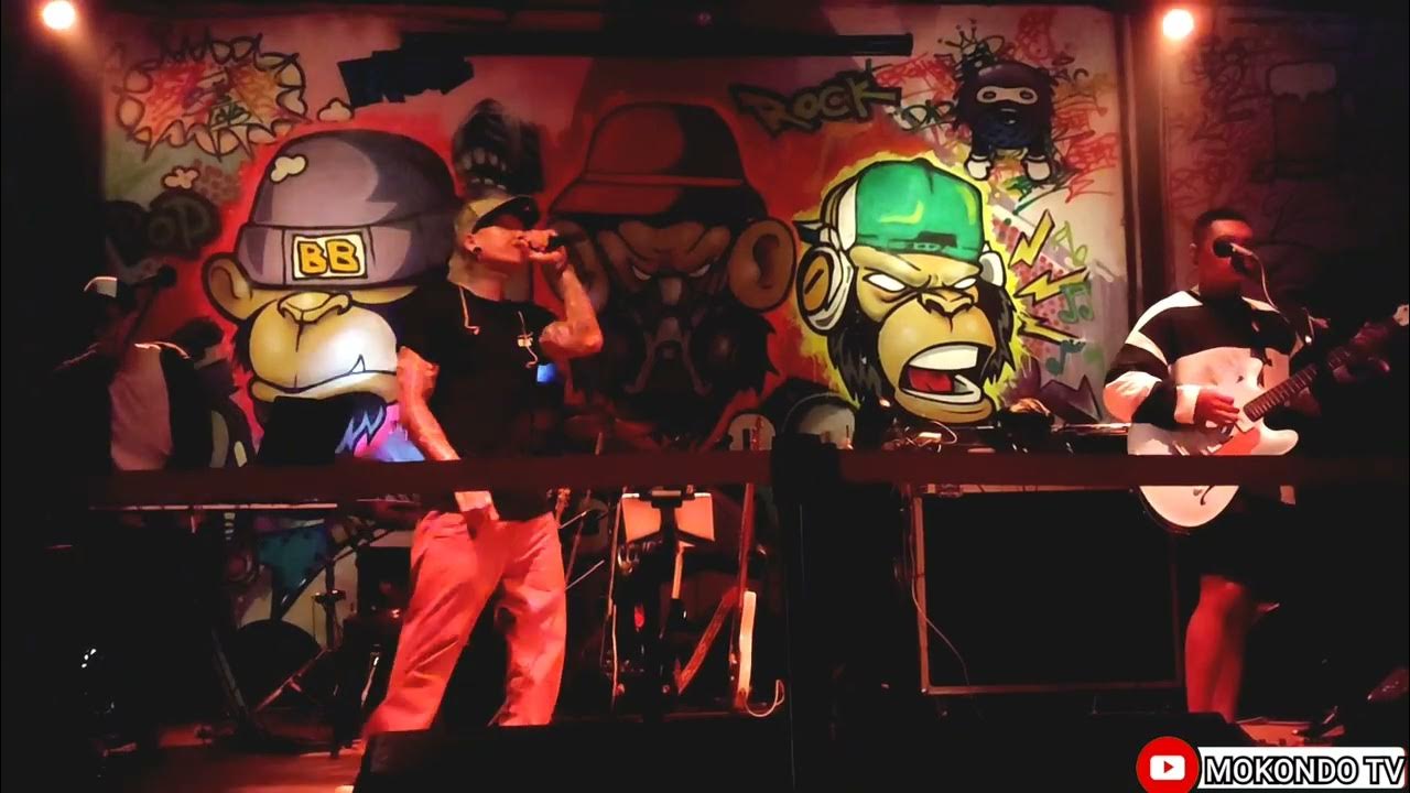 The Universe Wonderwall (Oasis Cover) Live At Big Brother Bar