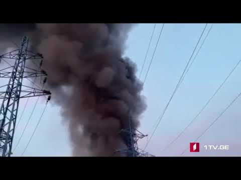 მეხანძრეები ელიავას ბაზრობაზე ხანძრის ჩაქრობას ცდილობენ