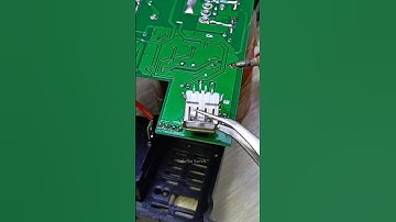 How to remove a USB socket without a desoldering pump #desoldering #tips #trick #creative #ideas