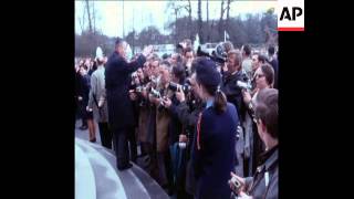 SYND 31/4/70 QUEEN JULIANA OF THE NETHERLANDS RECEIVES GIFTS ON THE OCCASION OF HER 61ST BIRTHDAY